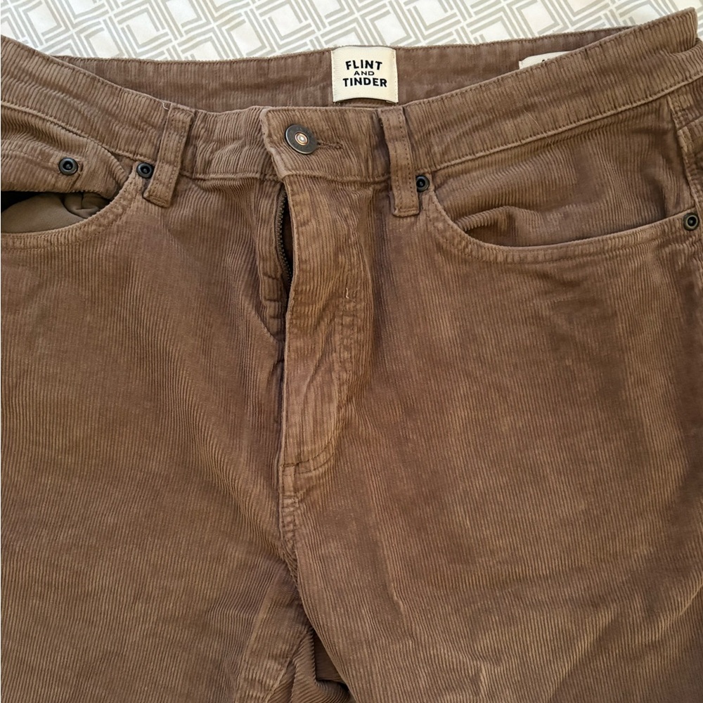 Flint and Tinder Men’s Athletic Taper fit Brown Corduroys Size 32x32 EUC
